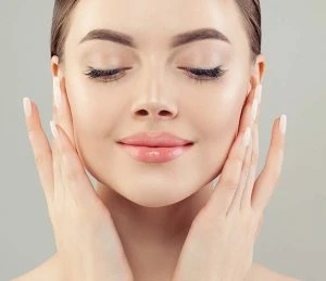 Perfect female face. Beautiful model with clear skin closeup por